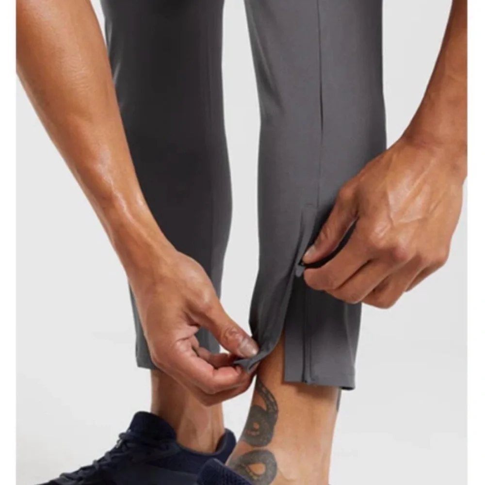 NWT Gymshark Arrival Woven Joggers, Silhouette Grey, Size S